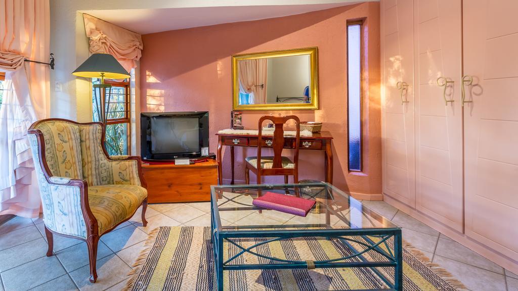 Joern'S Gaestehaus Mbombela Номер фото