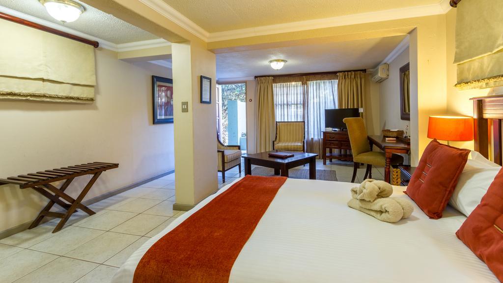 Joern'S Gaestehaus Mbombela Номер фото