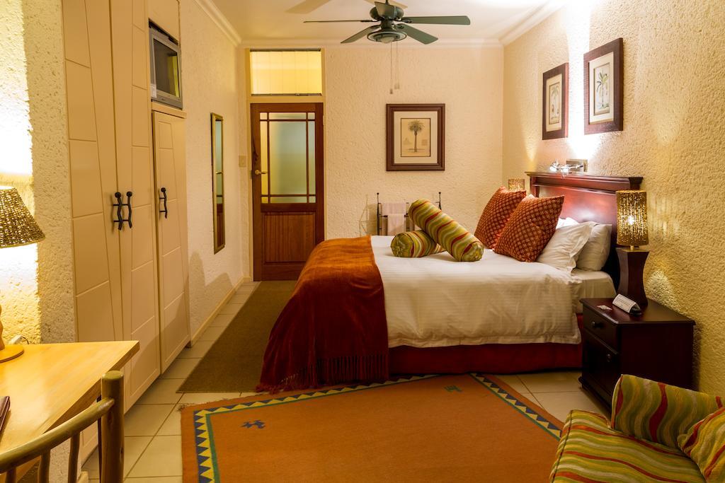 Joern'S Gaestehaus Mbombela Номер фото